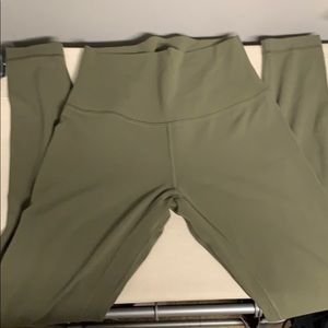 Align 25” sage size 6